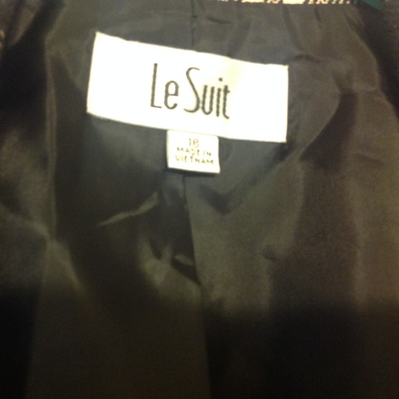 LeSuit Pants Suit (Pants & Jacket) - Picture 3 of 7